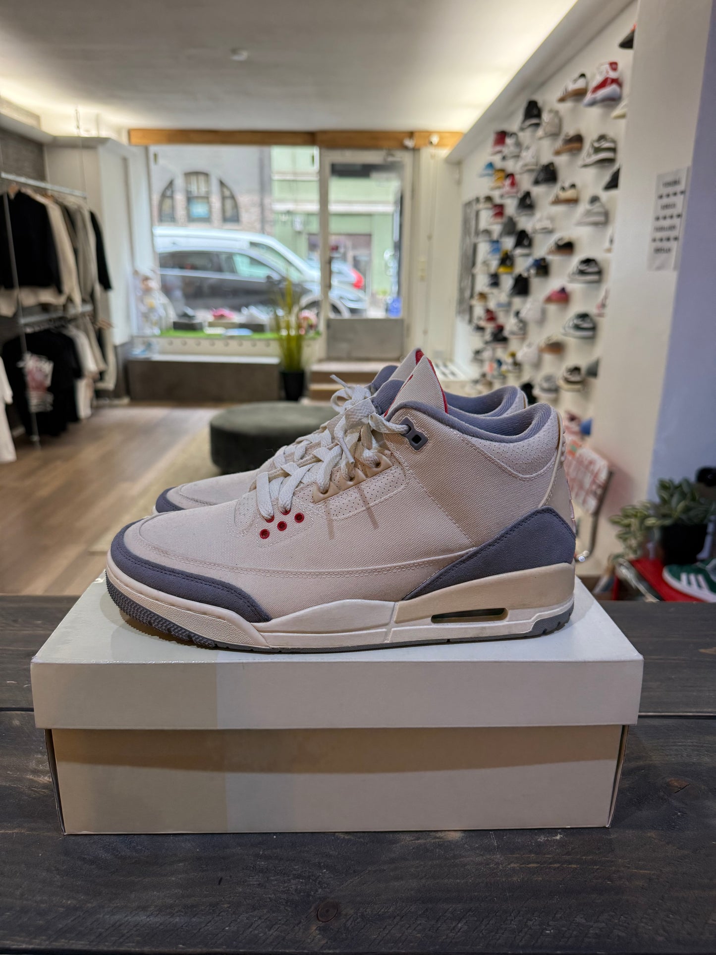 Jordan 3 Retro Muslin (Eu: 43)