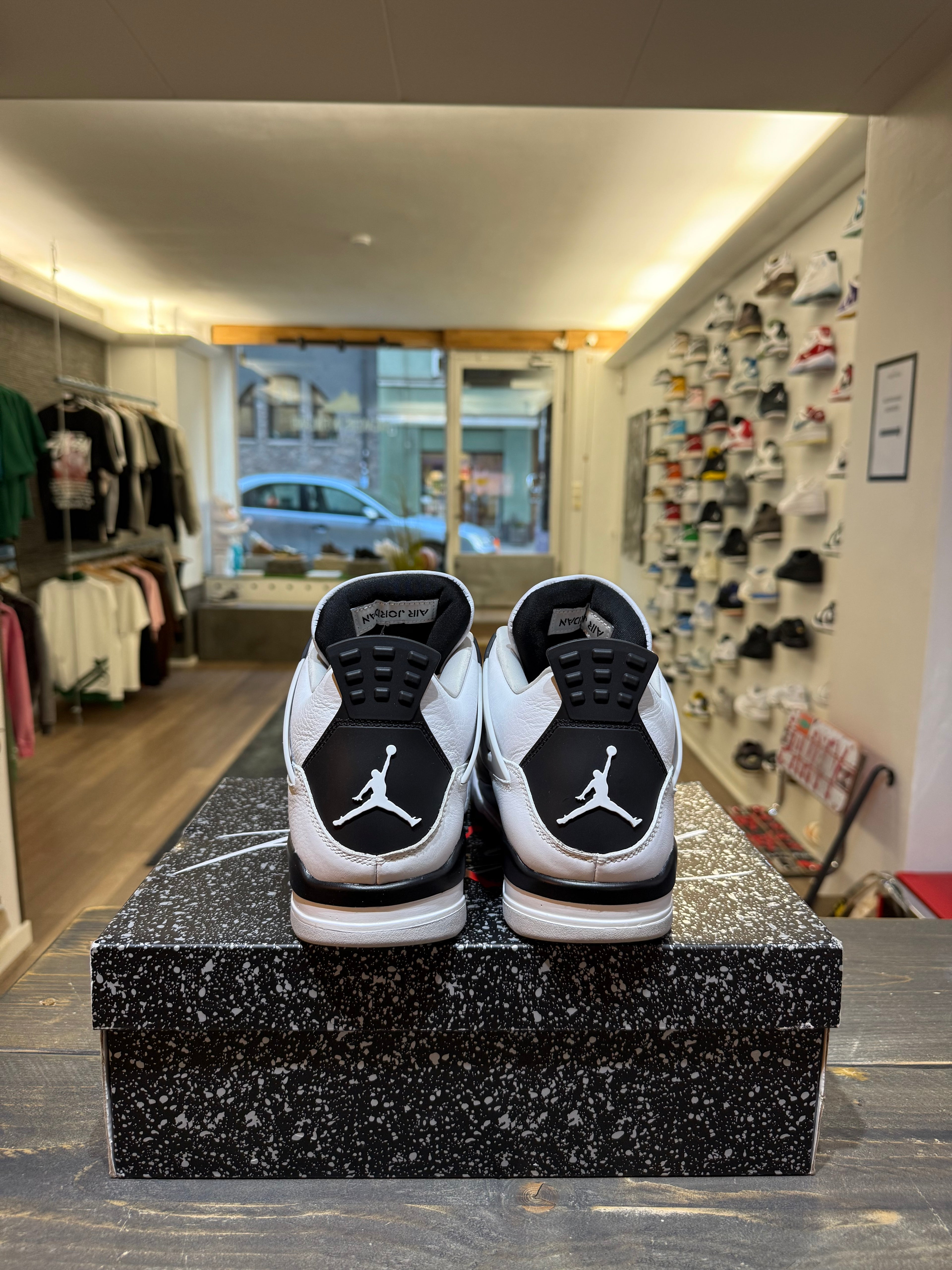 Jordan 4 Retro Military Black (Eu: 45)