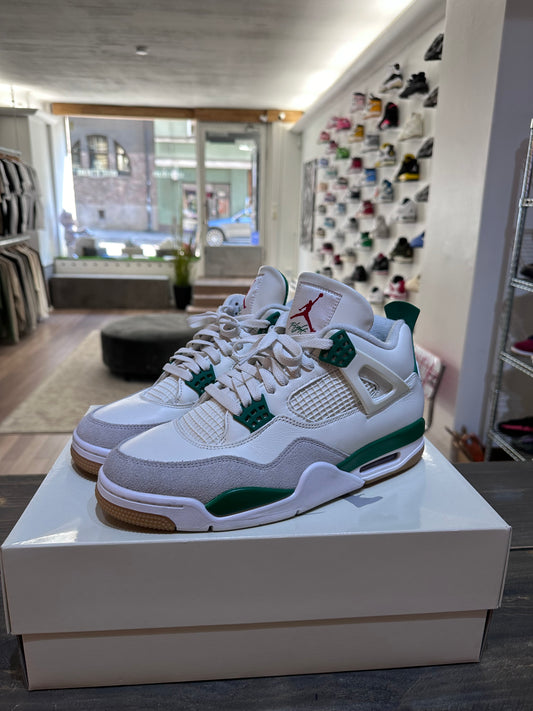 Jordan 4 Retro SB Pine Green (Eu: 44.5)