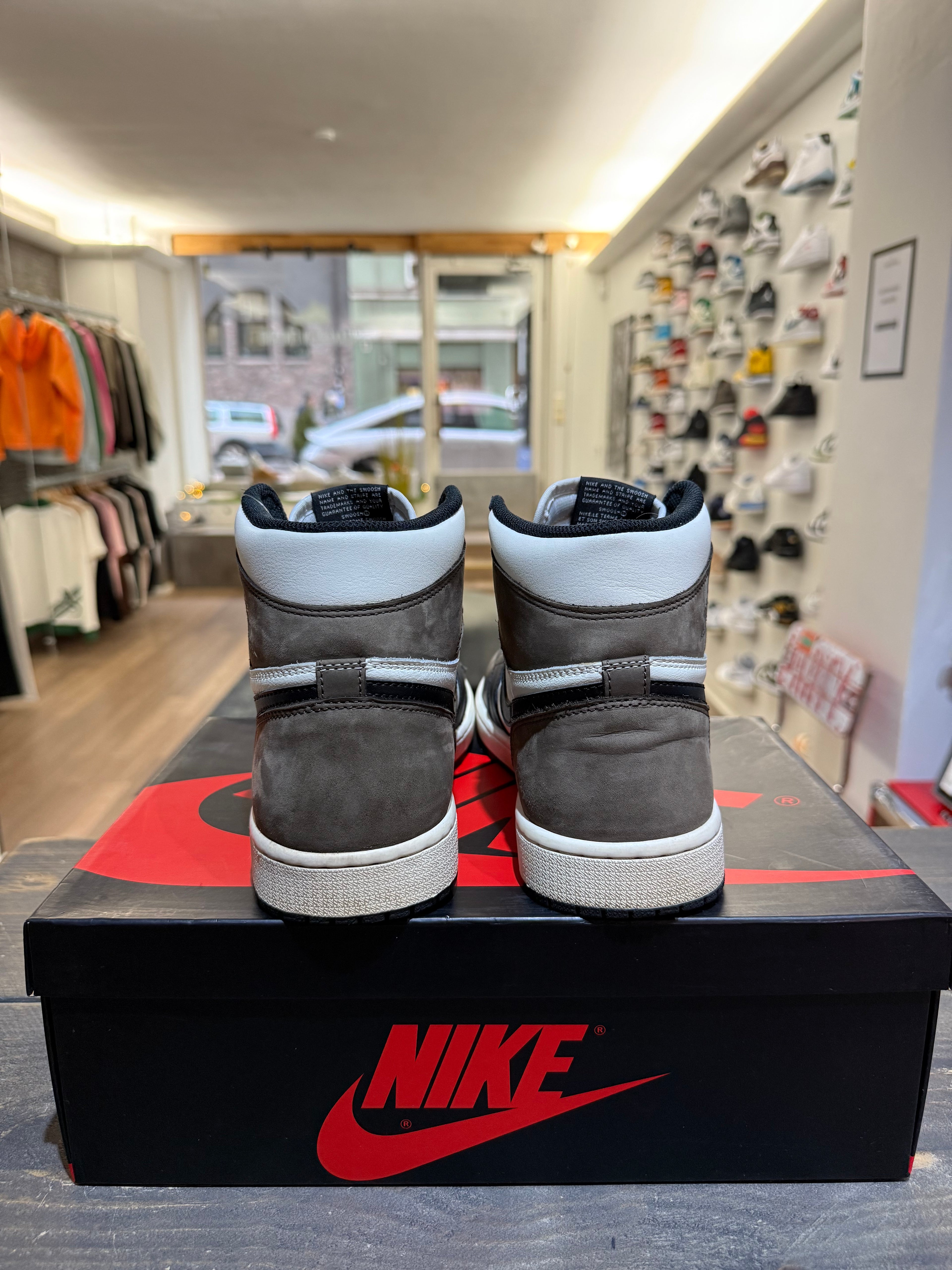 Jordan 1 Retro High Dark Mocha (44,5)