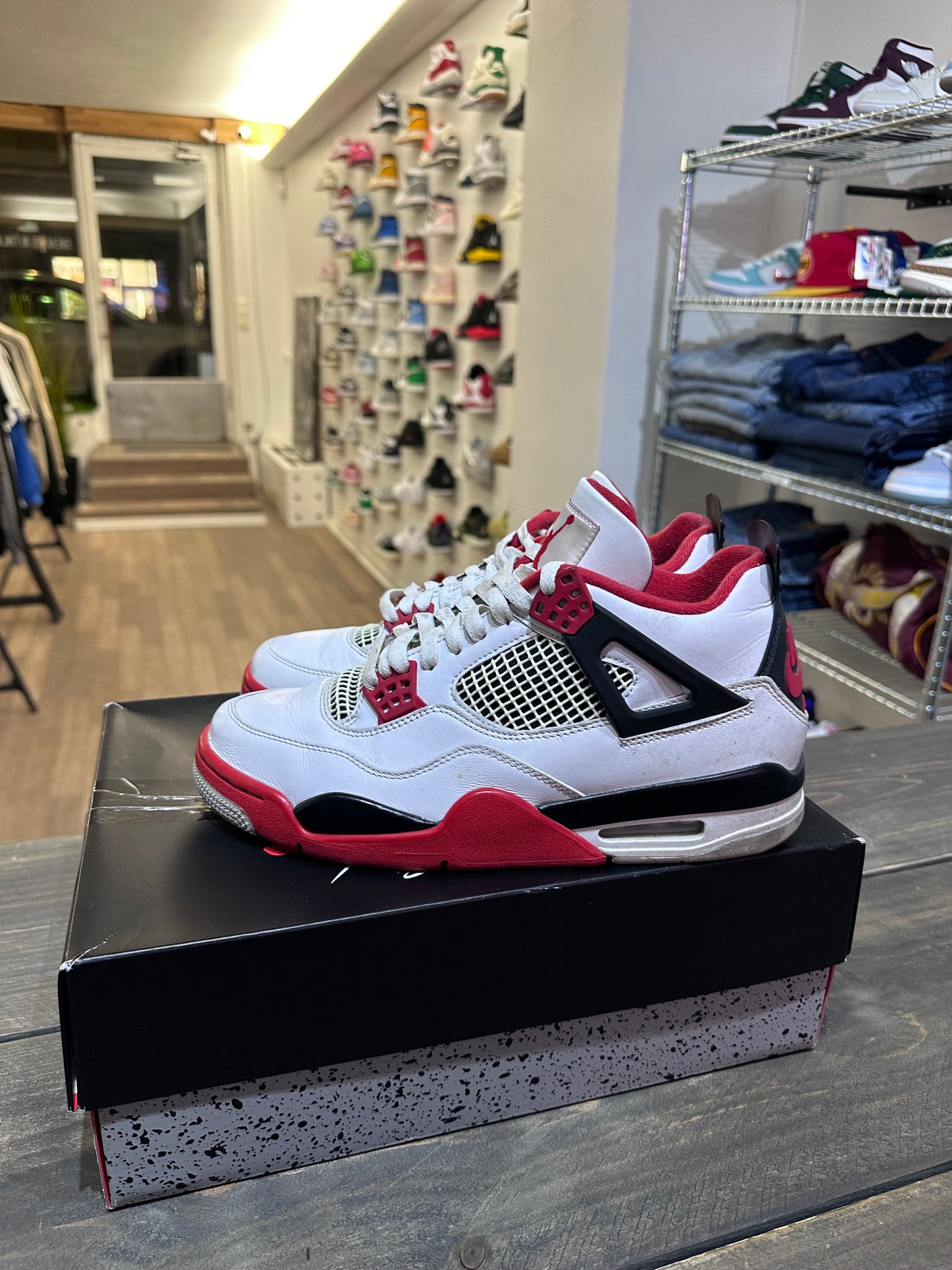 Jordan 4 Retro Fire Red (2020)