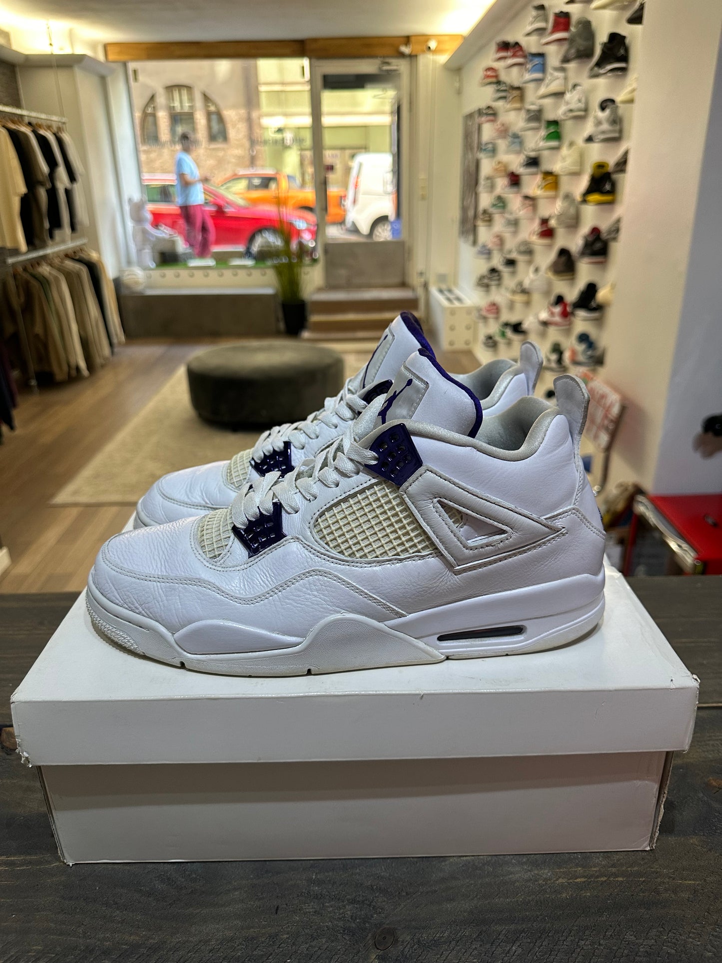 Jordan 4 Retro Metallic Purple (Eu:47.5)