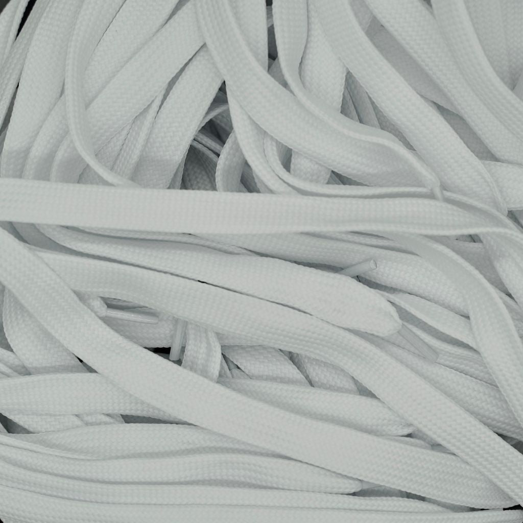 Leveät kengännauhat