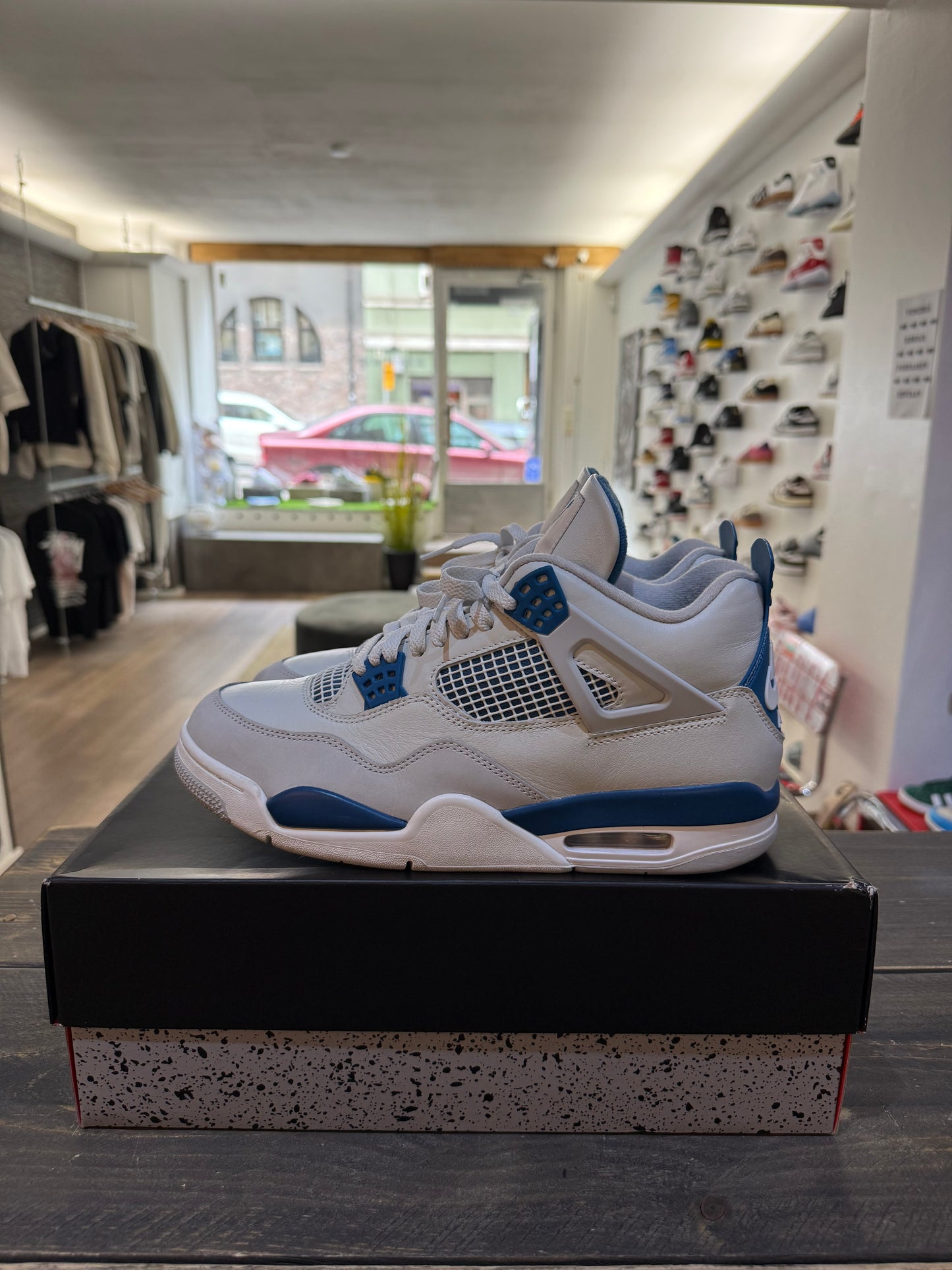 Jordan 4 Retro Military Blue (2024) (Eu: 44,5)