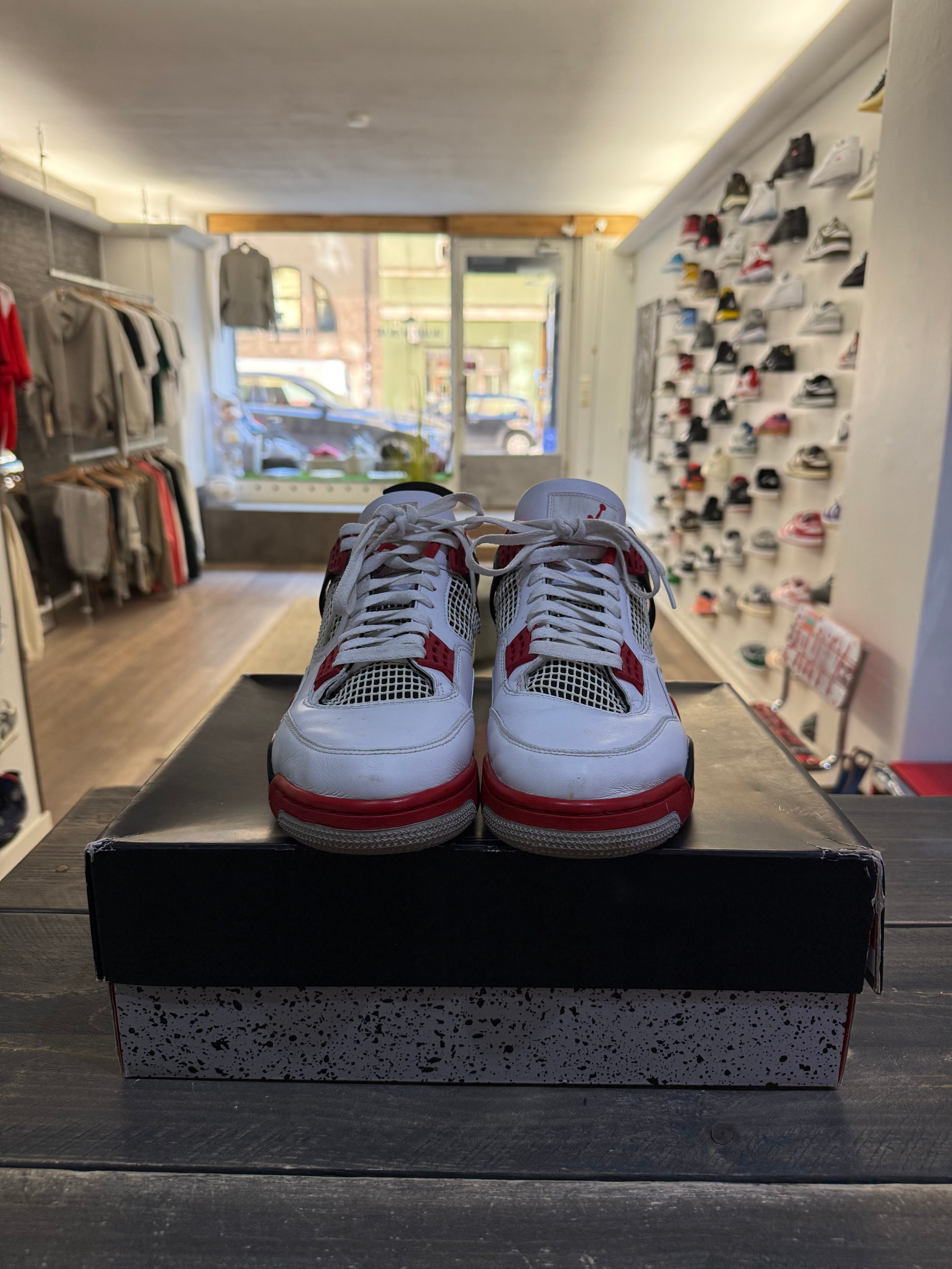 Jordan 4 Retro Fire Red (2020) (Eu: 44.5)