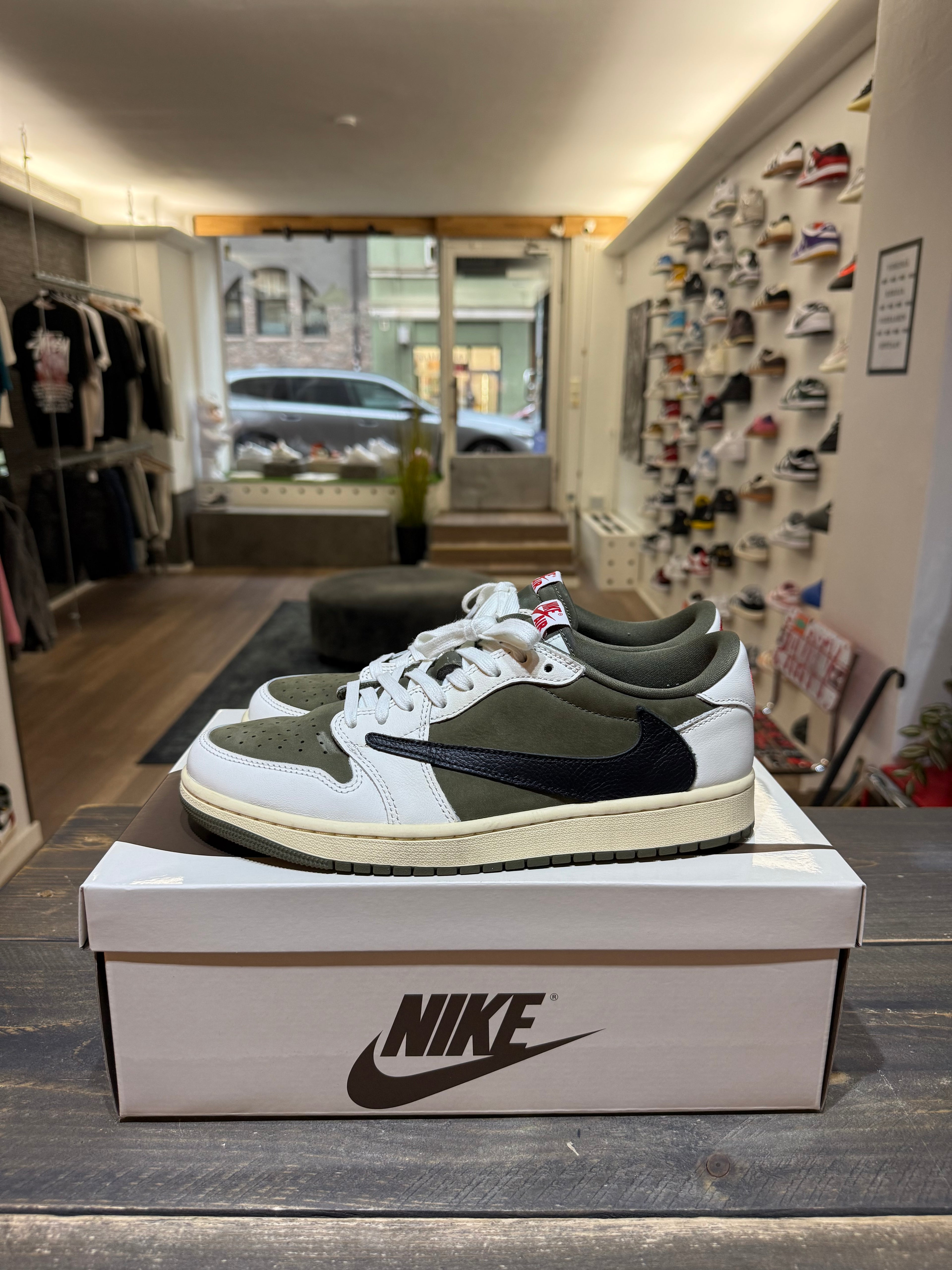 Jordan 1 Retro Low OG SP Travis Scott Medium Olive