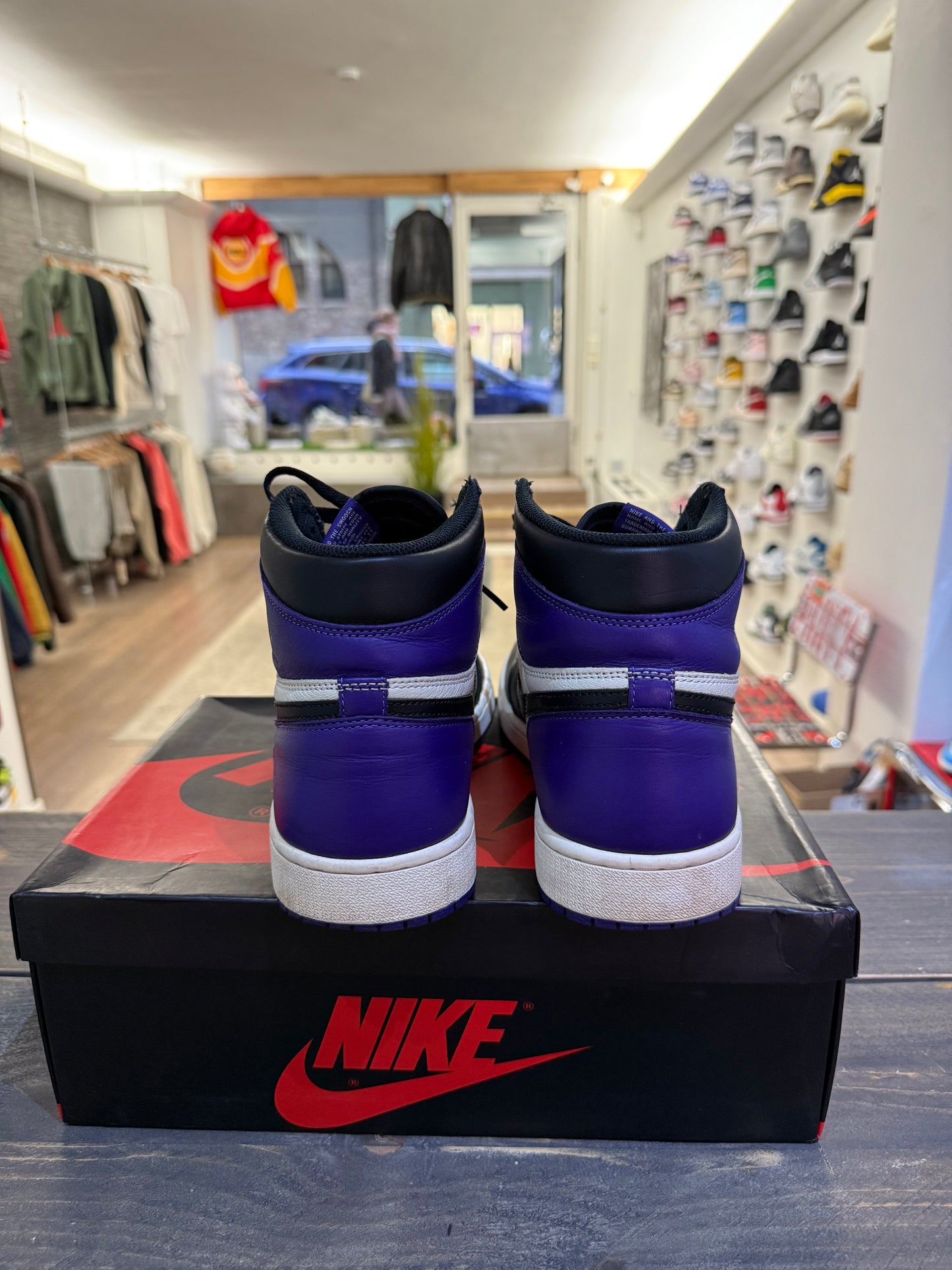 Jordan 1 Retro High Court Purple (Eu: 46)