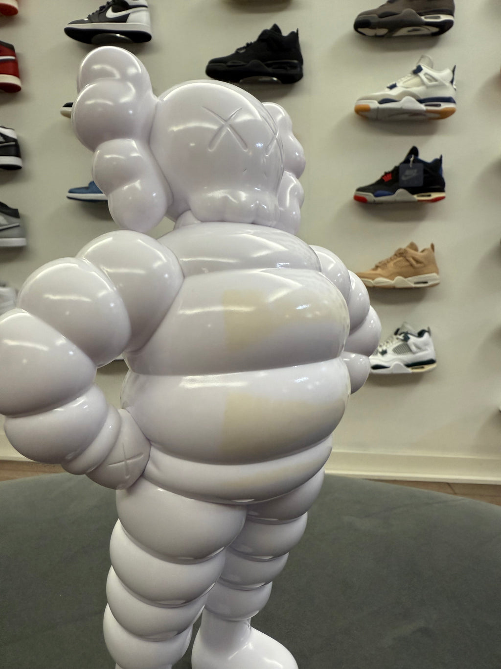 KAWS Chum Vinyl Figure White (2022)