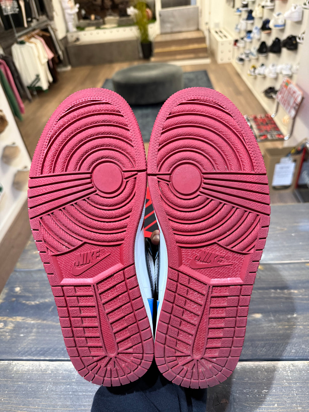 Jordan 1 Retro High Fearless UNC Chicago (Eu: 41)