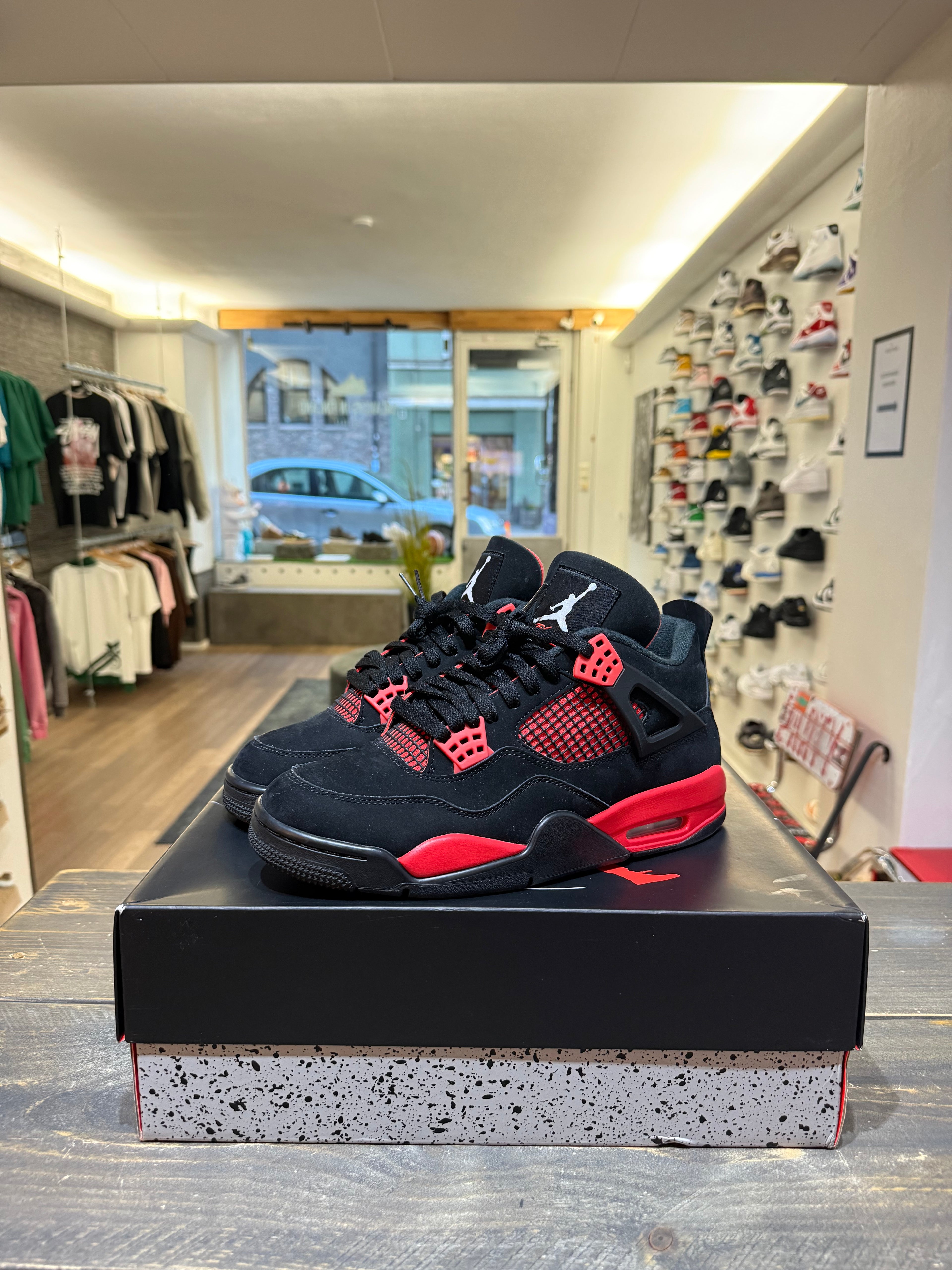 Jordan 4 Retro Red Thunder (Eu: 43)