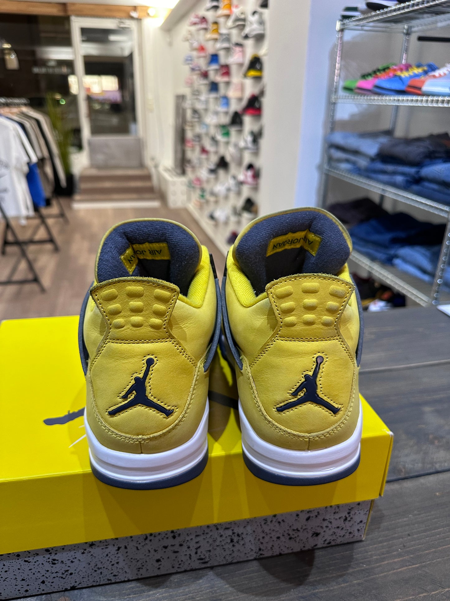 Jordan 4 Retro Lightning (2021)