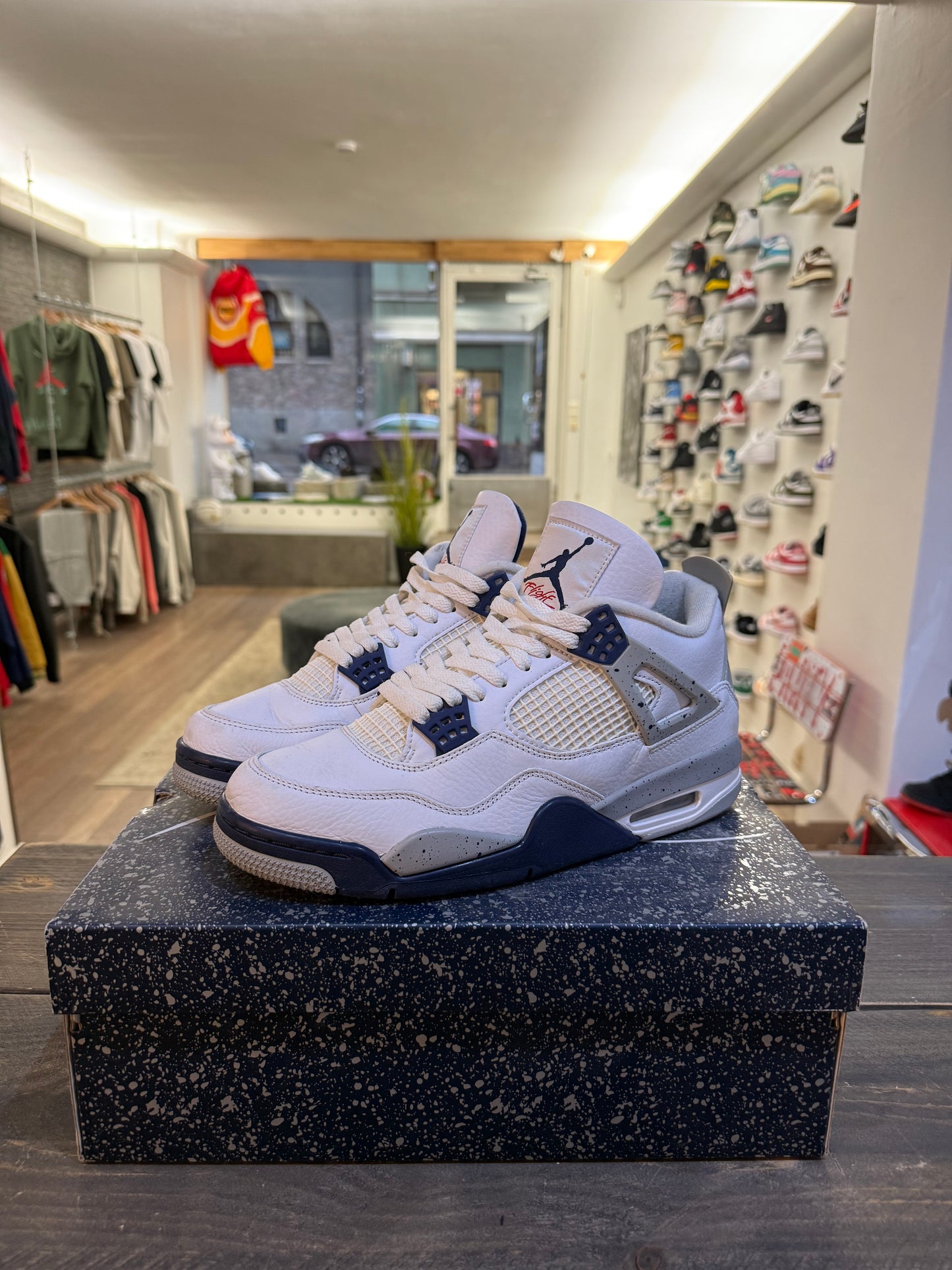 Jordan 4 Retro Midnight Navy (Eu:44)