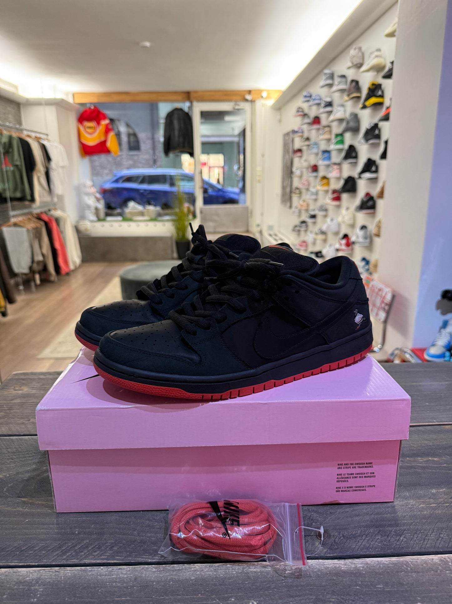 Nike SB Dunk Low Black Pigeon (Eu: 46)