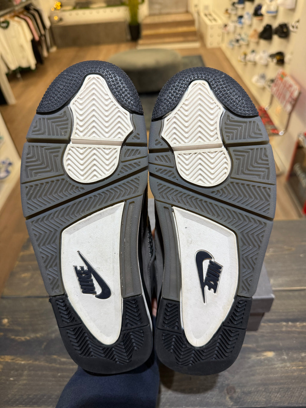 Jordan 4 Retro Cave Stone (Eu: 42)