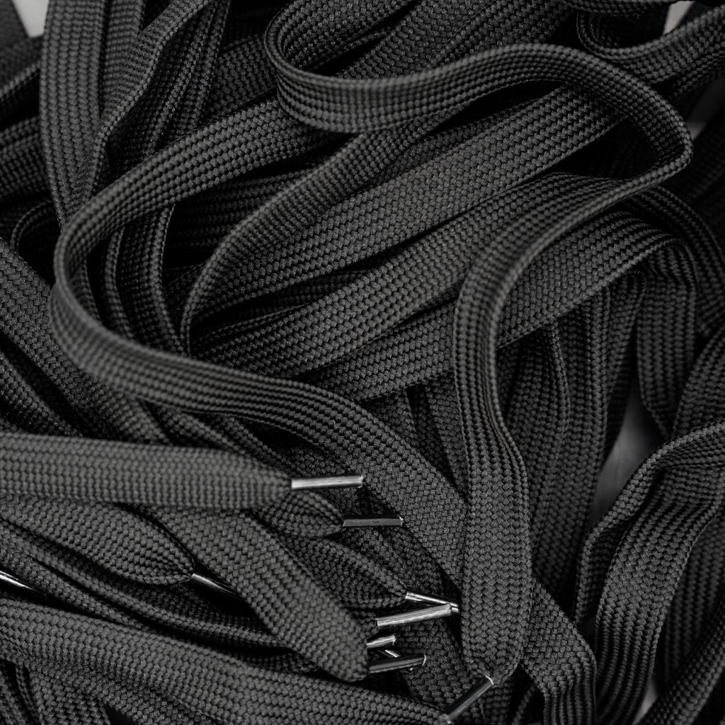 Leveät kengännauhat