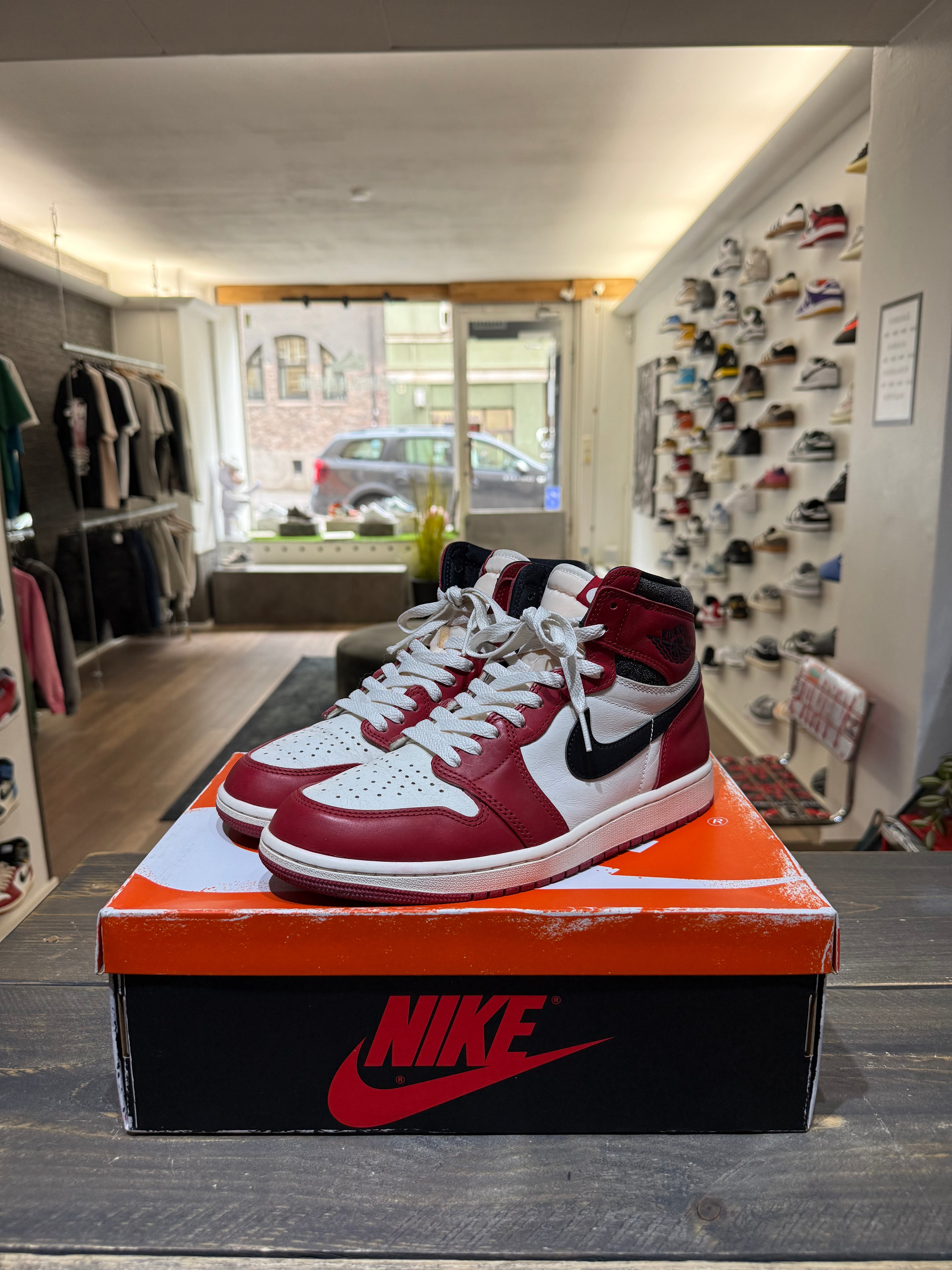 Jordan 1 Retro High OG Chicago Lost and Found (Eu: 42,5)