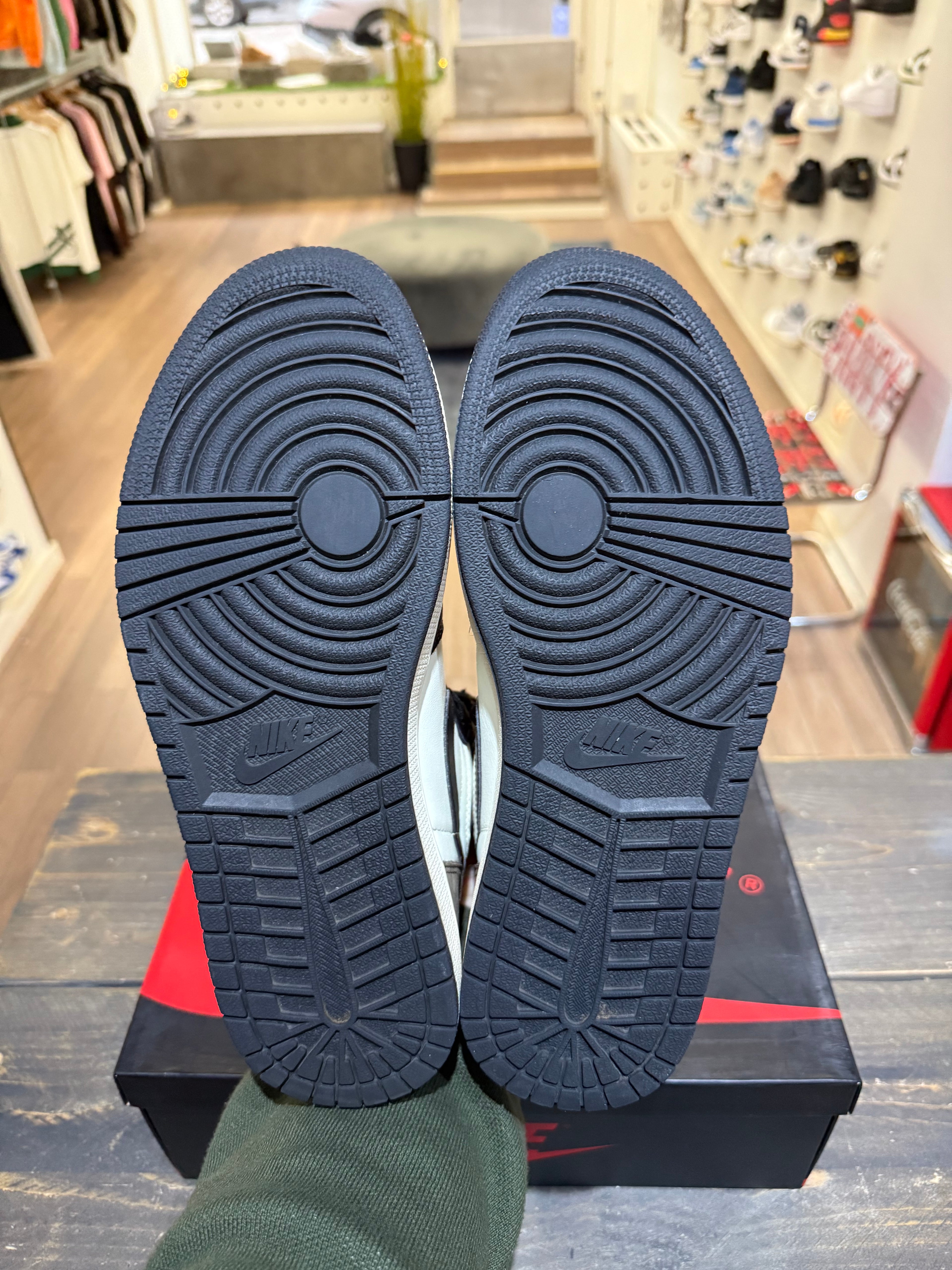 Jordan 1 Retro High Dark Mocha (44,5)