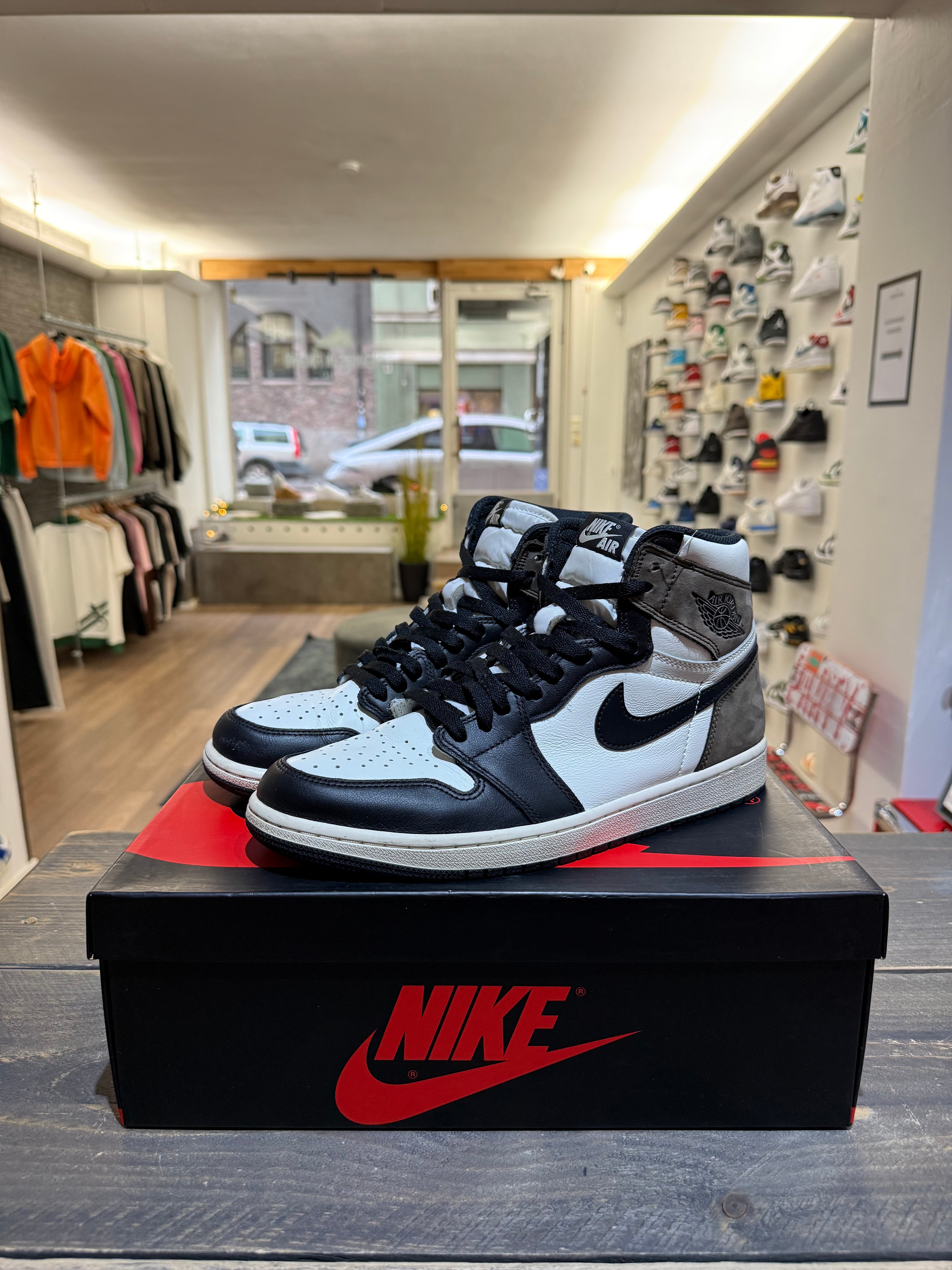 Jordan 1 Retro High Dark Mocha (44,5)