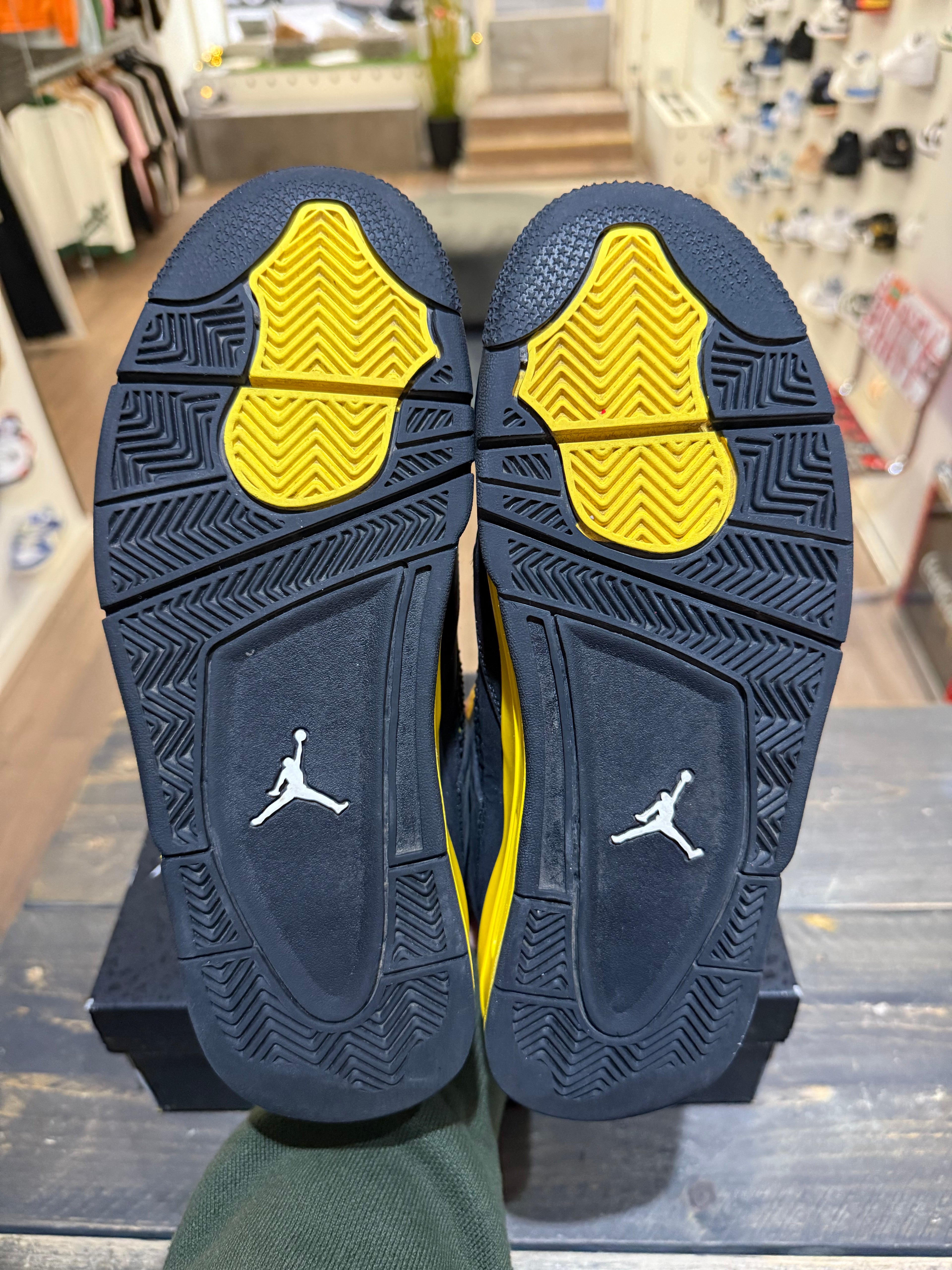 Jordan 4 Retro Thunder (2023) (Eu:41)