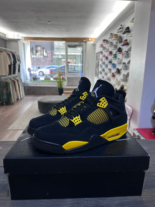 Jordan 4 Retro Thunder (2023) (Eu: 46)