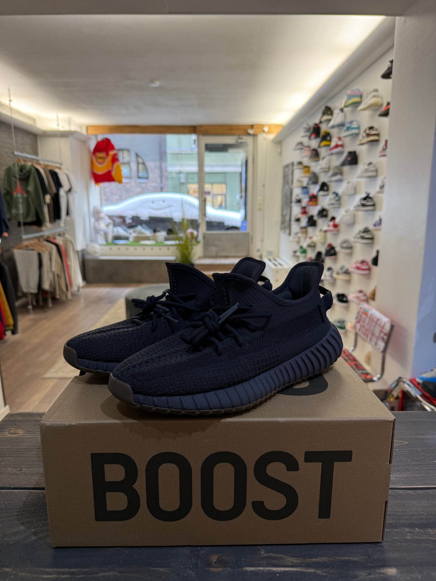 Yeezy Boost 350 V2 Cinder (Eu: 44)