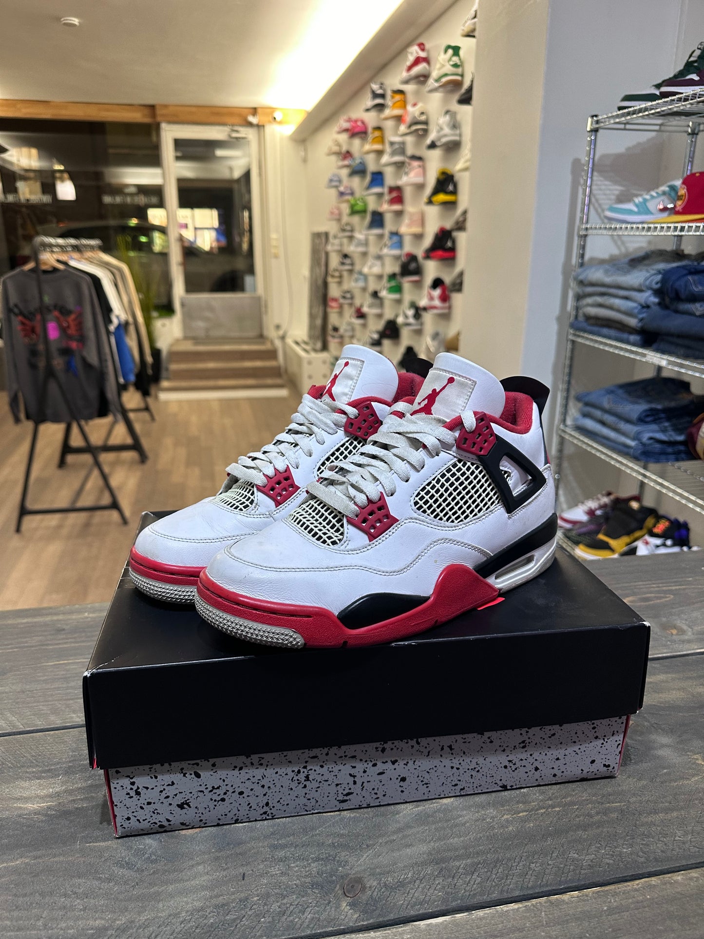 Jordan 4 Retro Fire Red (2020)