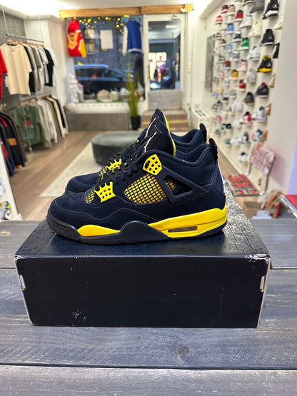 Jordan 4 Retro Thunder (2023) (Eu: 40,5)