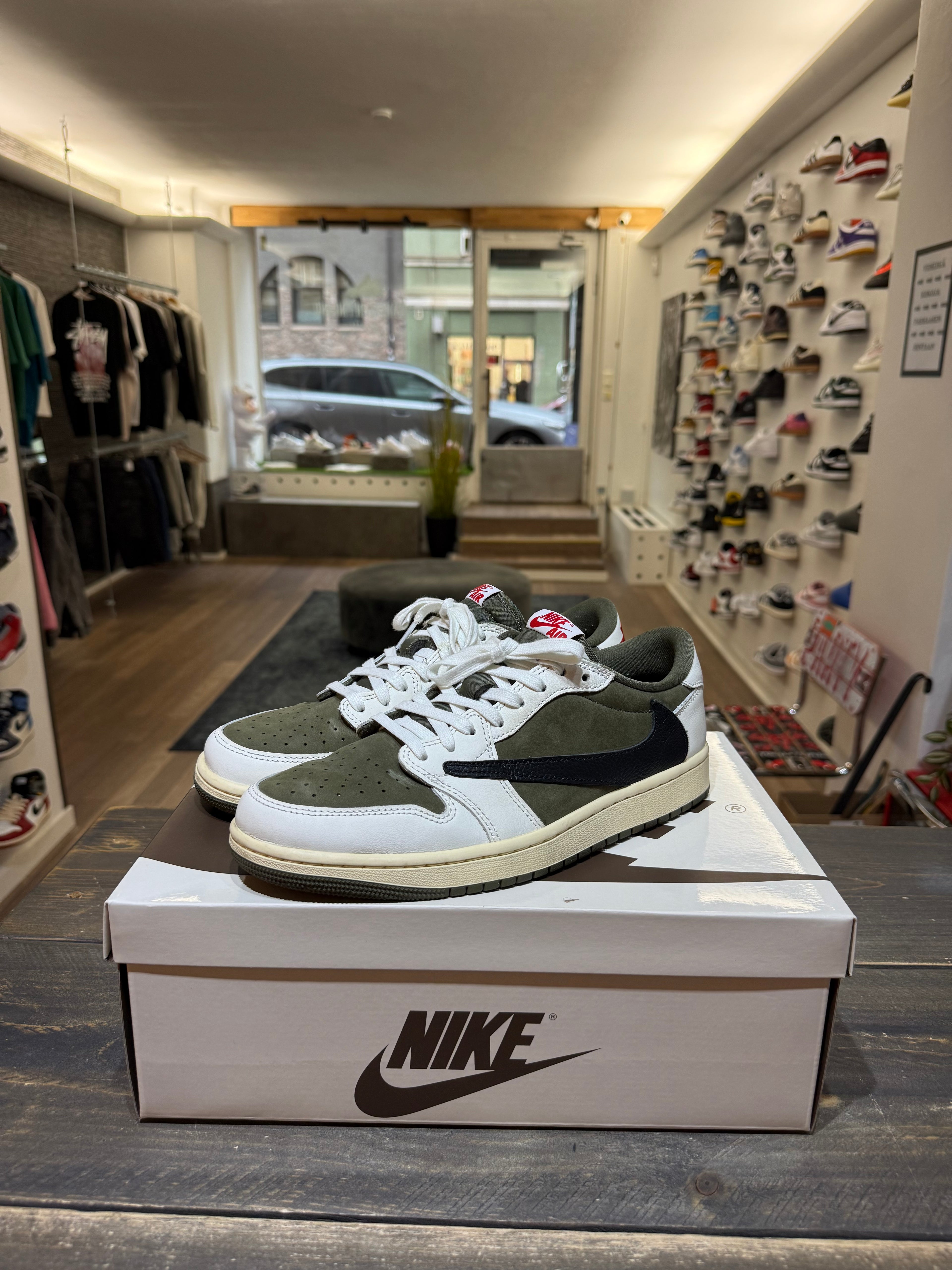 Jordan 1 Retro Low OG SP Travis Scott Medium Olive