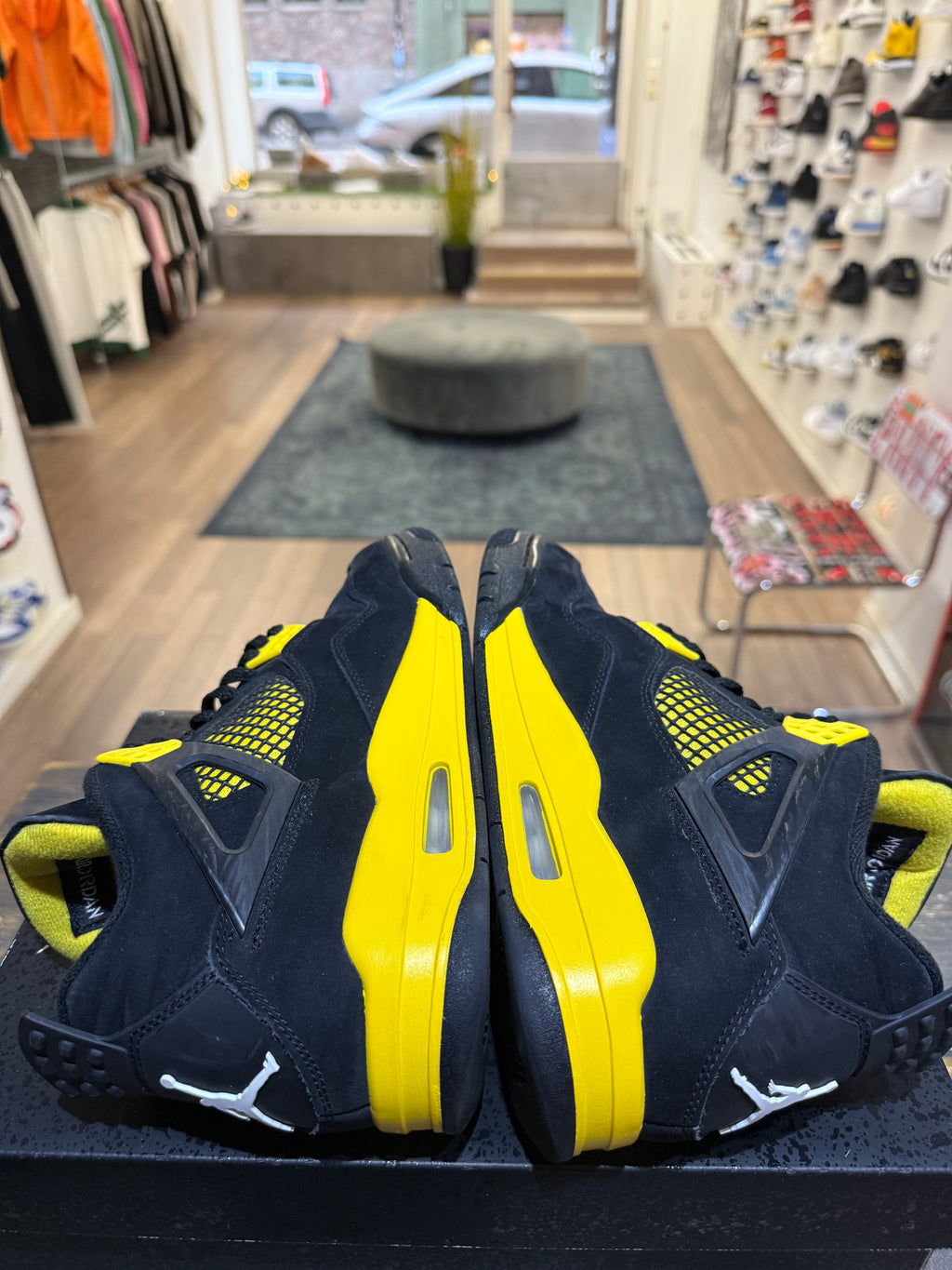 Jordan 4 Retro Thunder (2023) (Eu:41)
