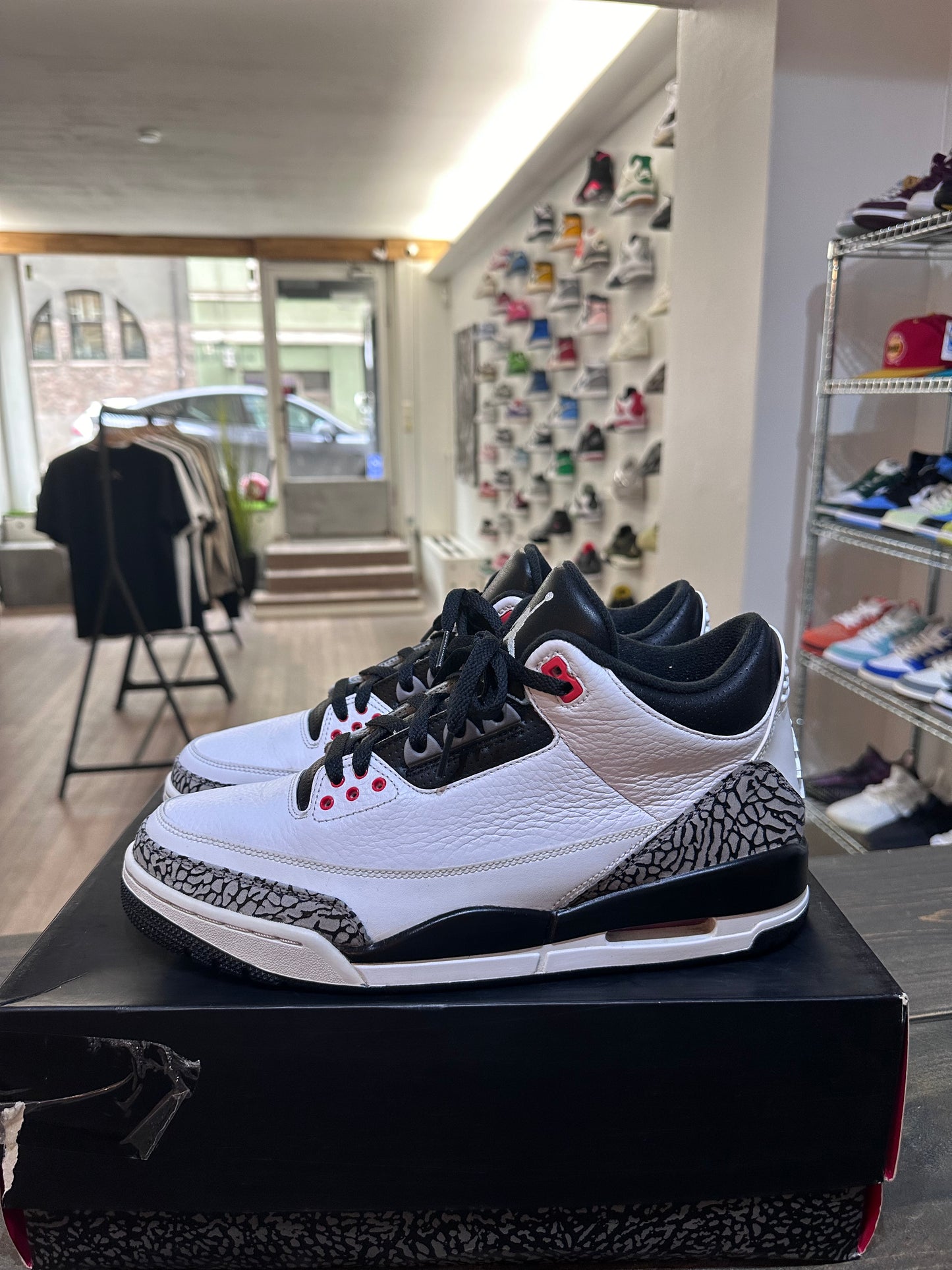 Jordan 3 Retro Infrared 23 (Eu: 44.5)