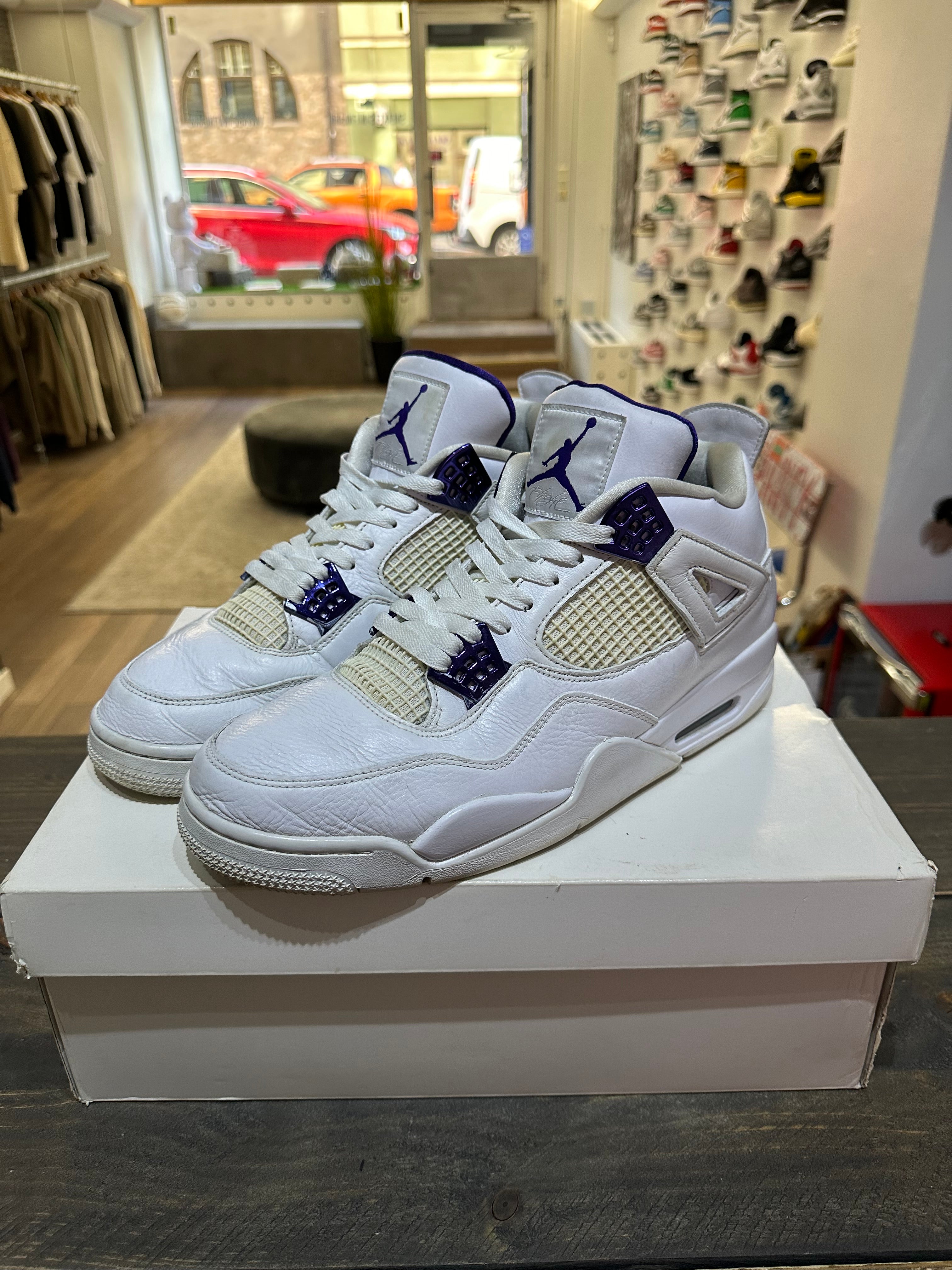 Jordan 4 Retro Metallic Purple Eu 47.5 Sneakers in Finland