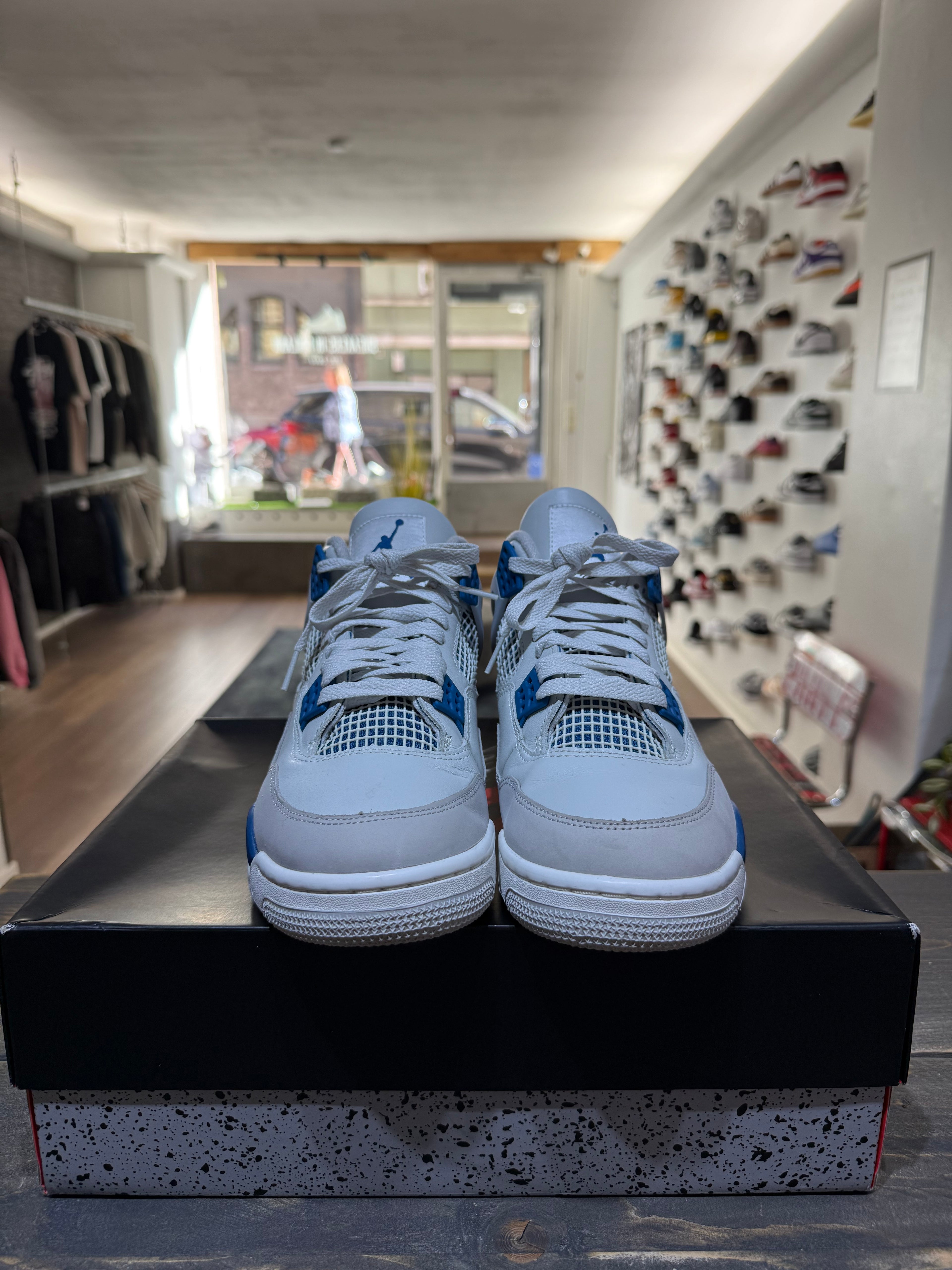 Jordan 4 Retro Military Blue (2024) (Eu: 44)