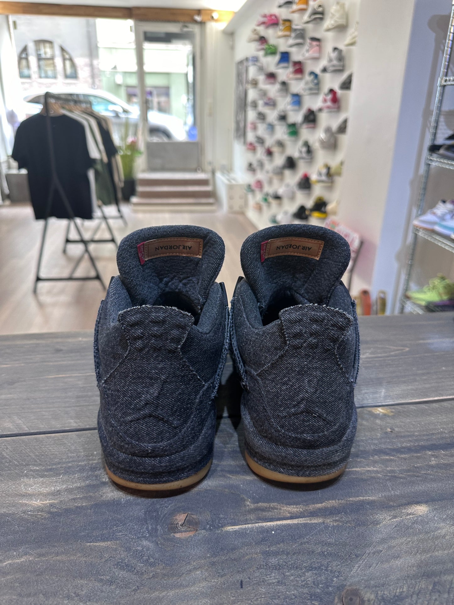 Jordan 4 Retro Levi's Black (Blank Tag) (Eu:44)