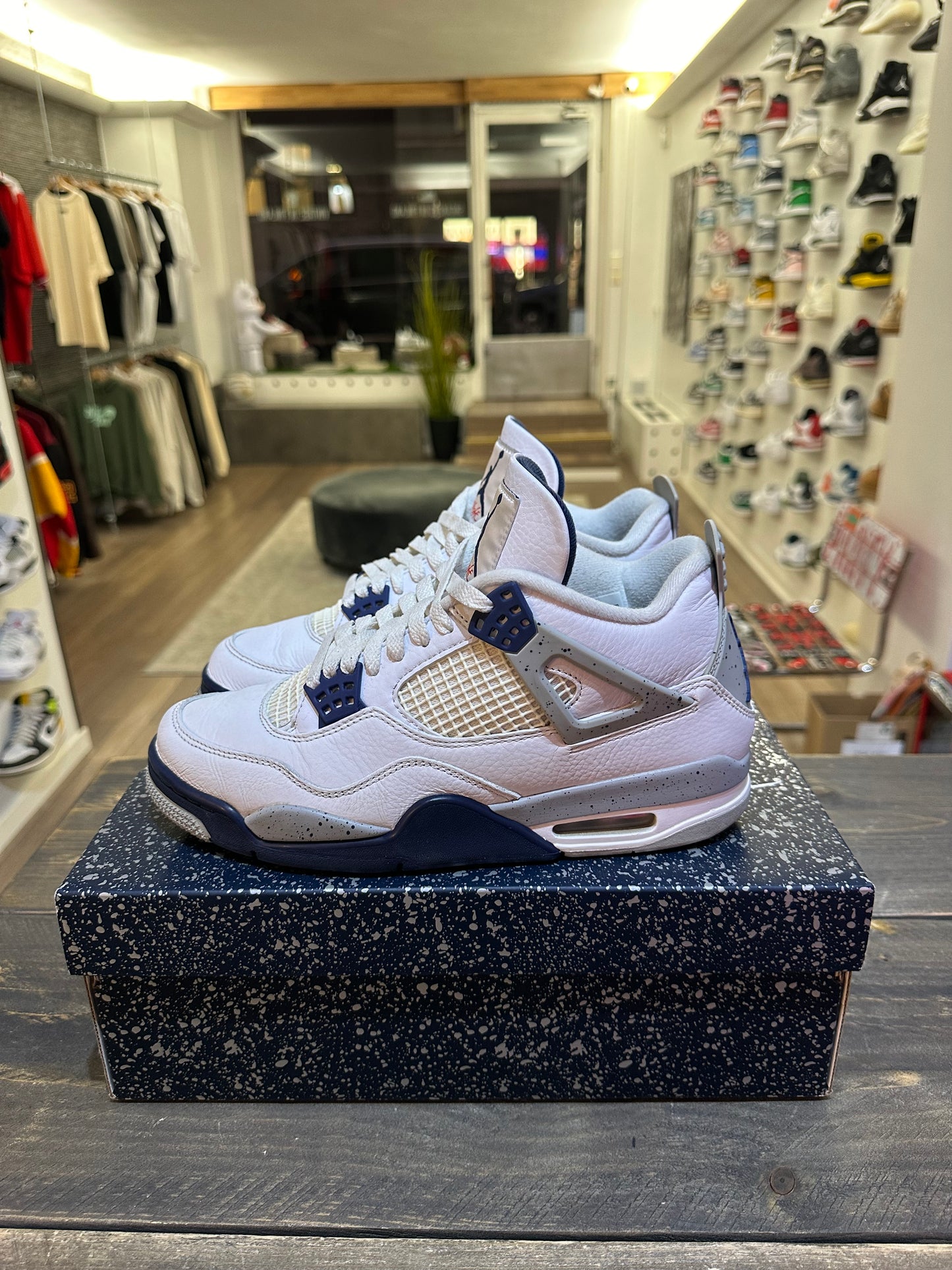 Jordan 4 Retro Midnight Navy (Eu:42)