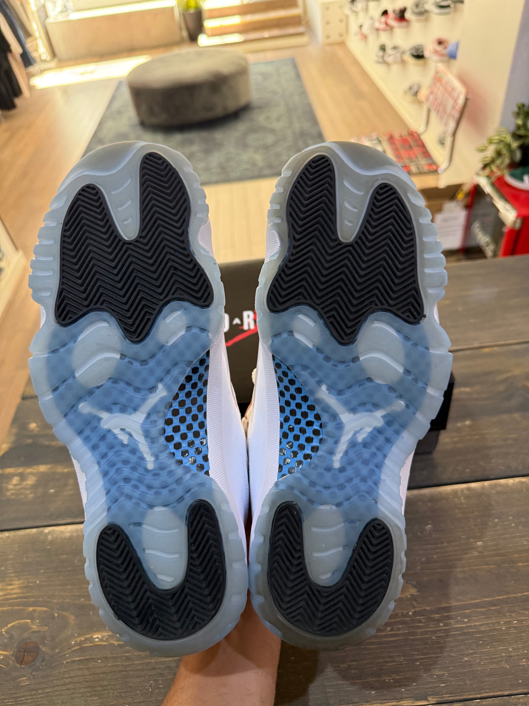 Jordan 11 Retro Legend Blue (2024) (Eu: 44,5)