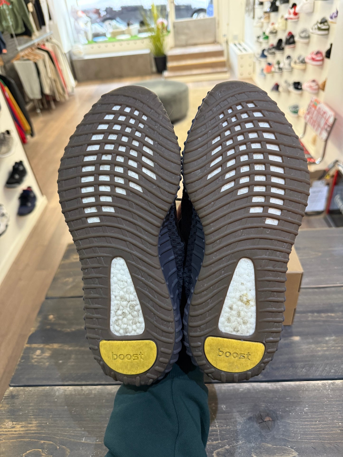 Yeezy Boost 350 V2 Cinder (Eu: 44)