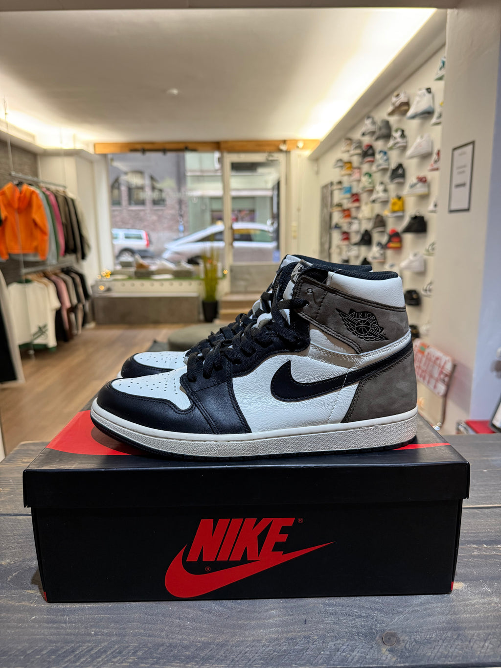 Jordan 1 Retro High Dark Mocha (44,5)