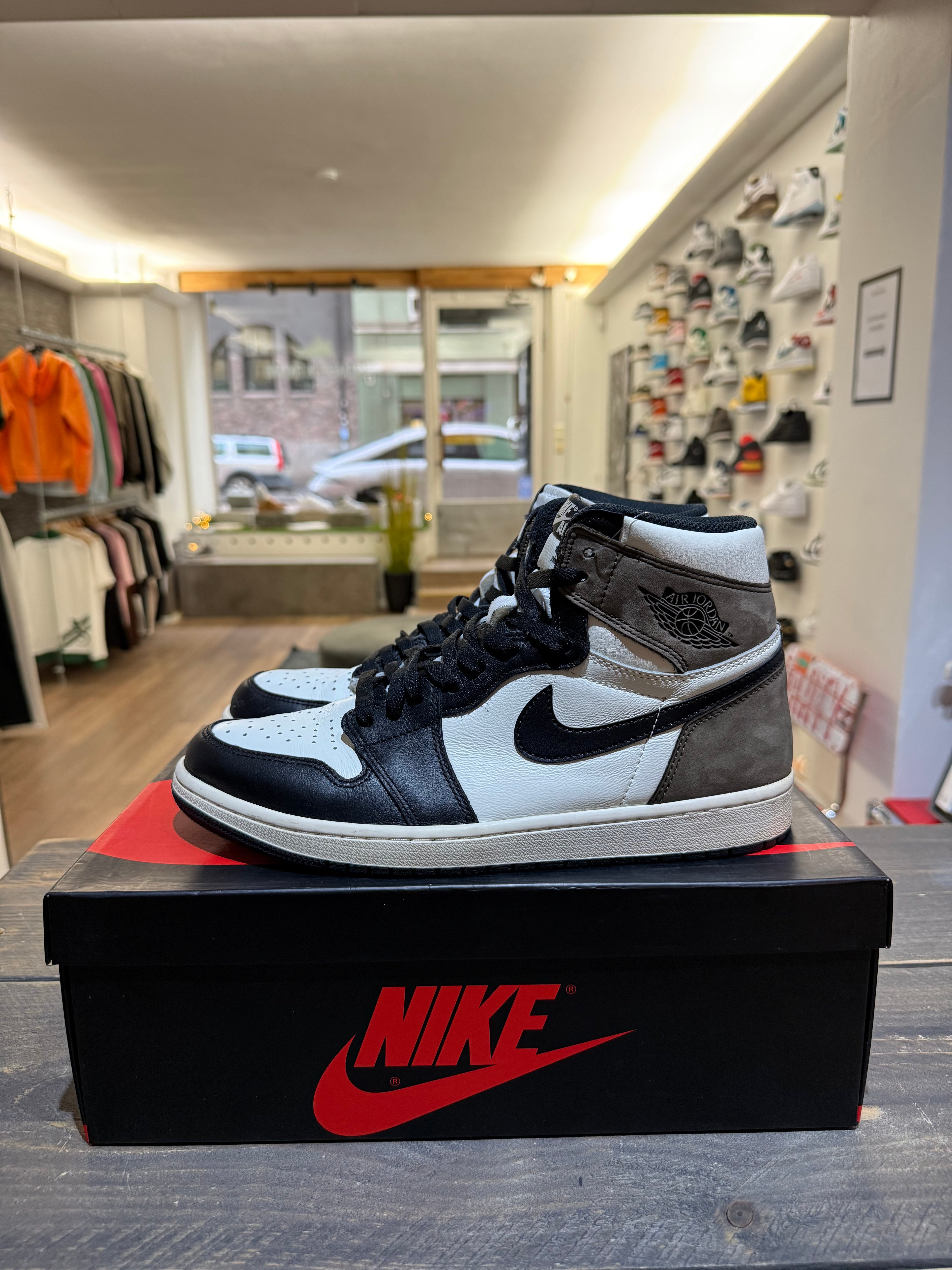 Jordan 1 Retro High Dark Mocha (44,5)