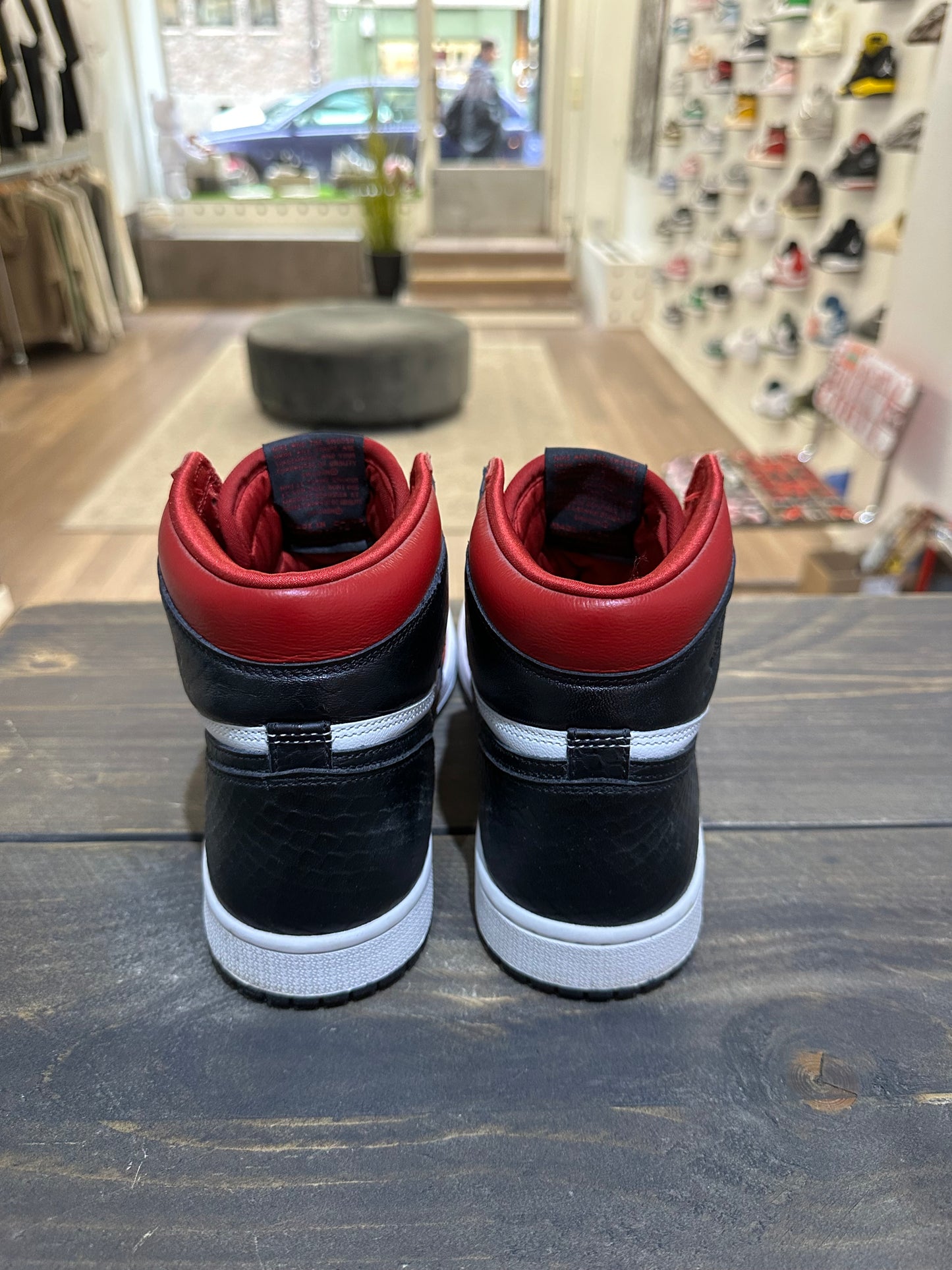 Jordan 1 Retro High Satin Snake Chicago (Eu:40.5)