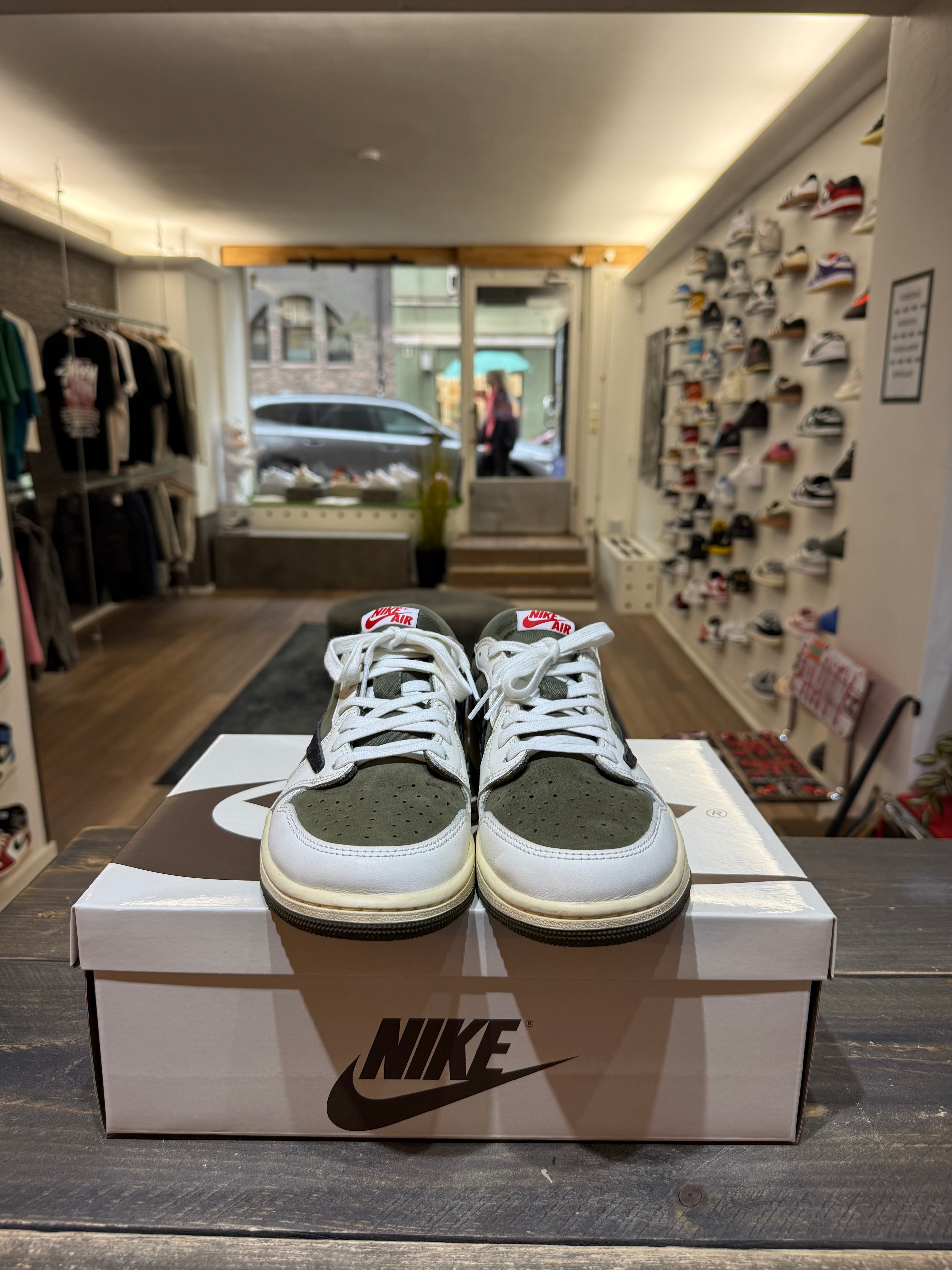 Jordan 1 Retro Low OG SP Travis Scott Medium Olive